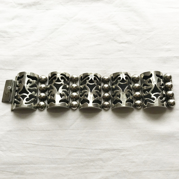 MEXICO Sterling Silver Mask Shadow Box Bracelet - Picture 2 of 9